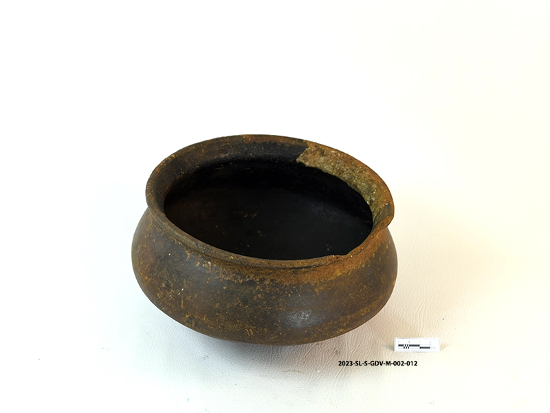 Cooking vessel (complete) — image 2