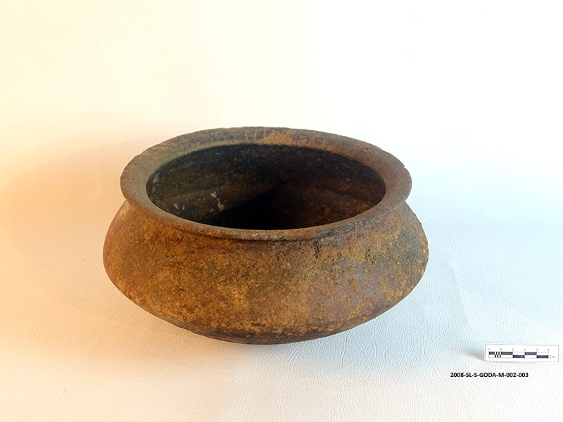Cooking vessel (complete) — related artifact at Maritime Archaeology Museum