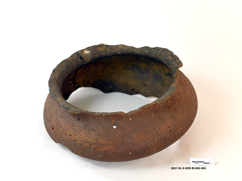 Cooking vessel (Broken) — Maritime Archaeology Museum