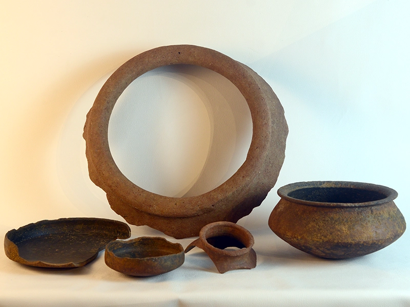 Part of a plate — image 3