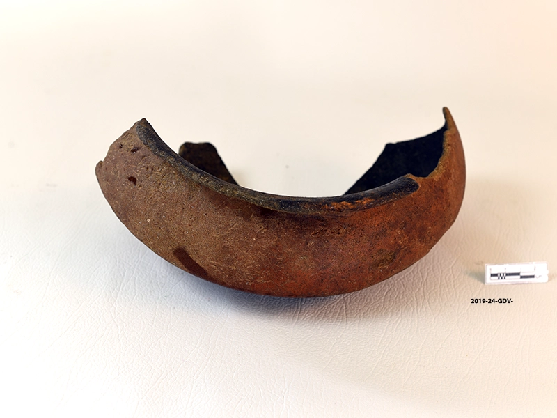 Cooking vessel (Broken) — Maritime Archaeology Museum