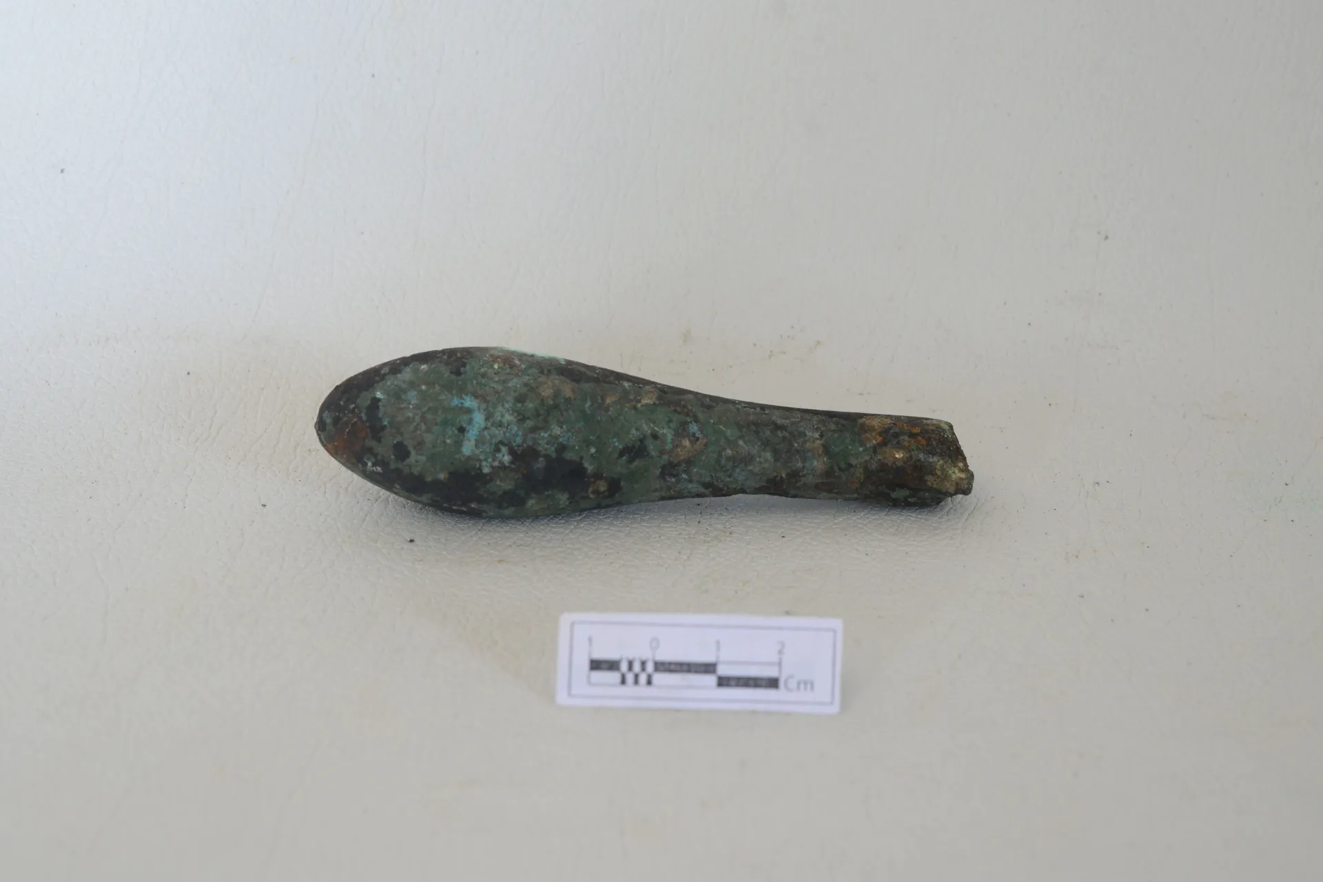 An iron implement — image 2