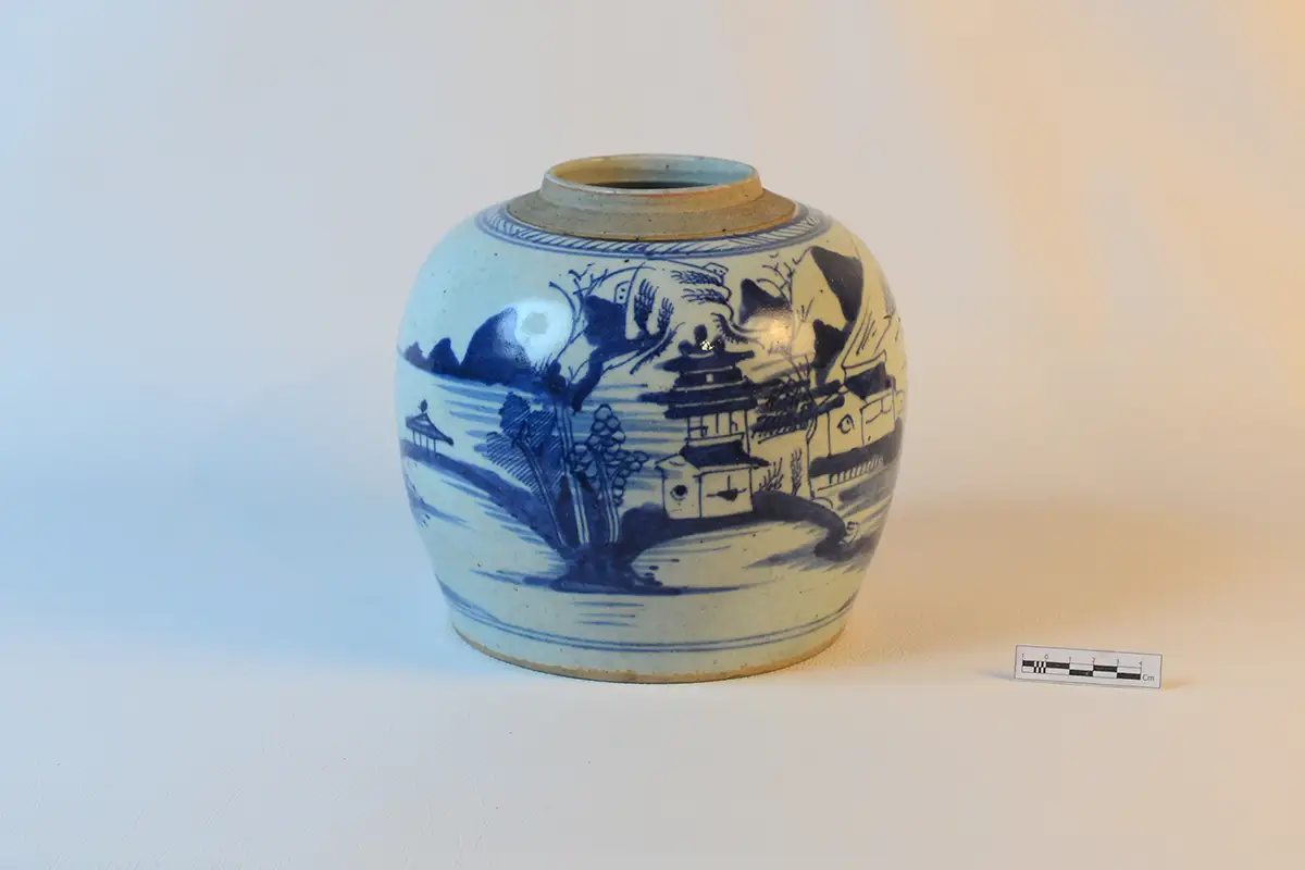 Chinese Porcelain Vase — Maritime Archaeology Museum