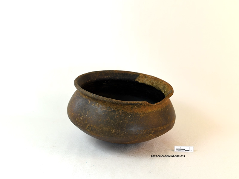 Cooking vessel (complete) — Maritime Archaeology Museum
